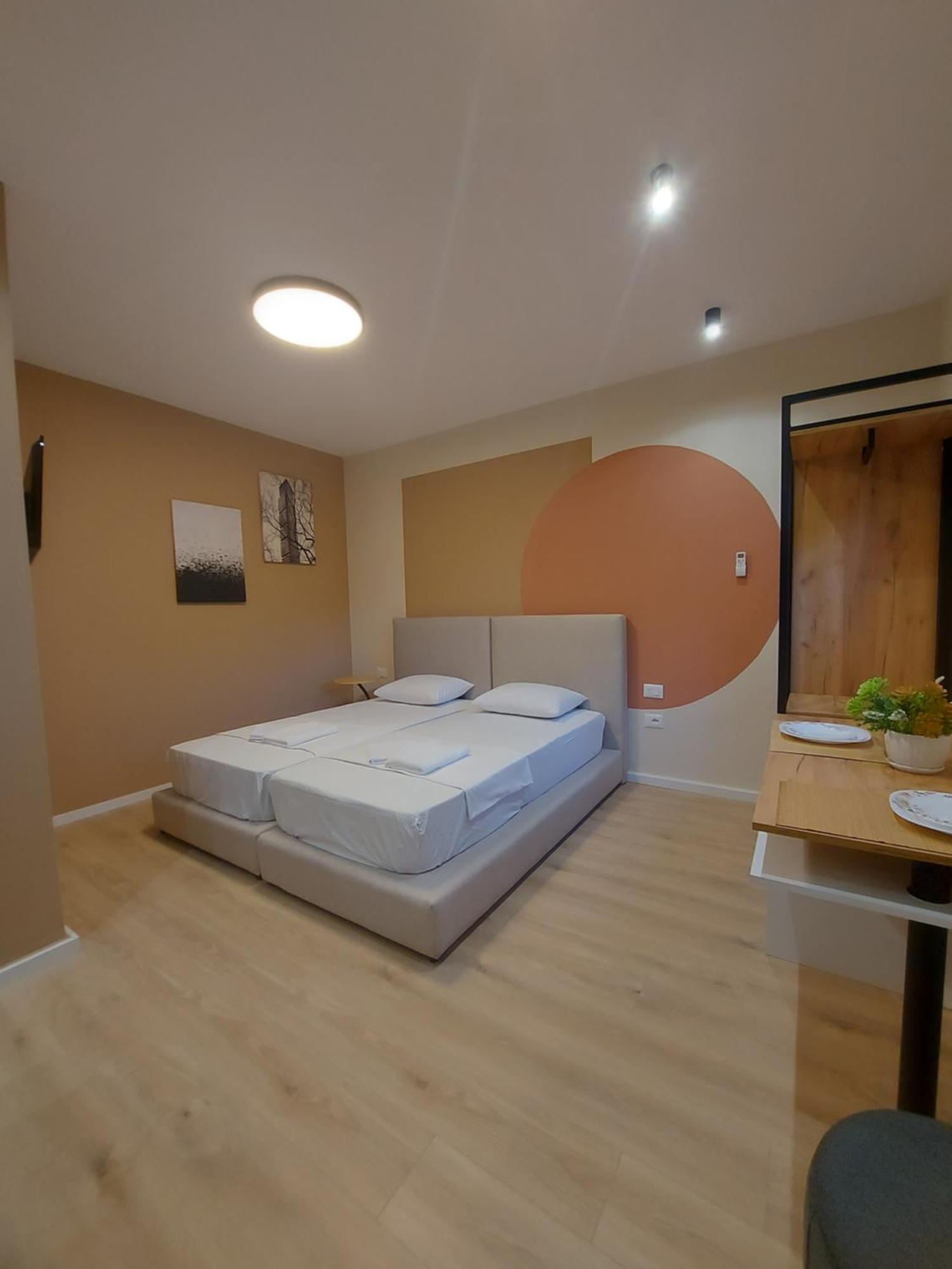 Center Cozy Nest Hotel Tiranë Luaran gambar