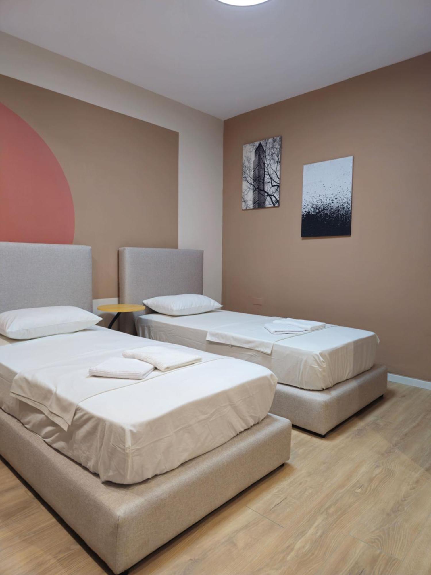 Center Cozy Nest Hotel Tiranë Luaran gambar